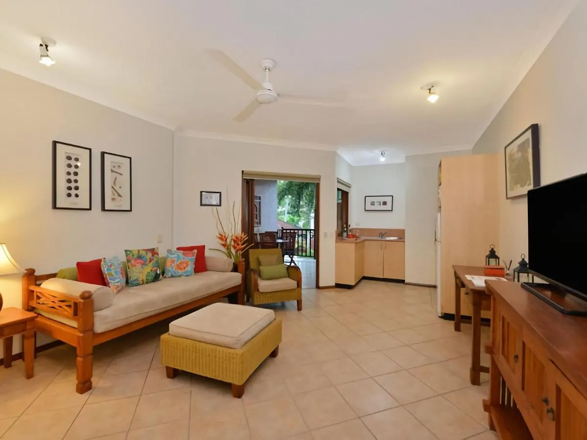 Poolside @ Hibiscus Apartment Port Douglas